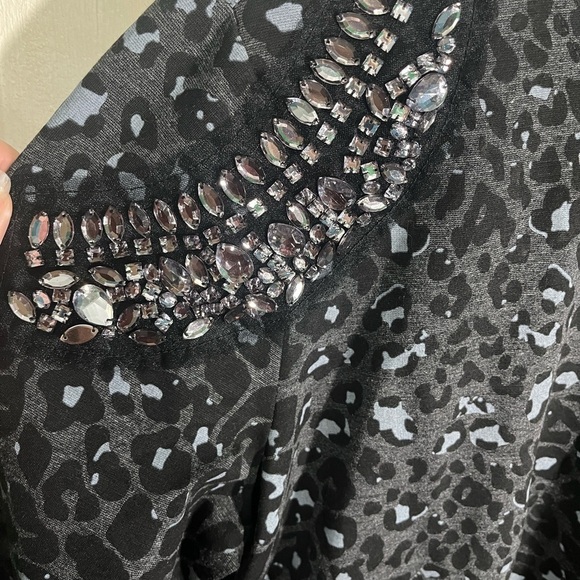 Melissa McCarthy x Seven7 Animal Print Sweater - Picture 4 of 8